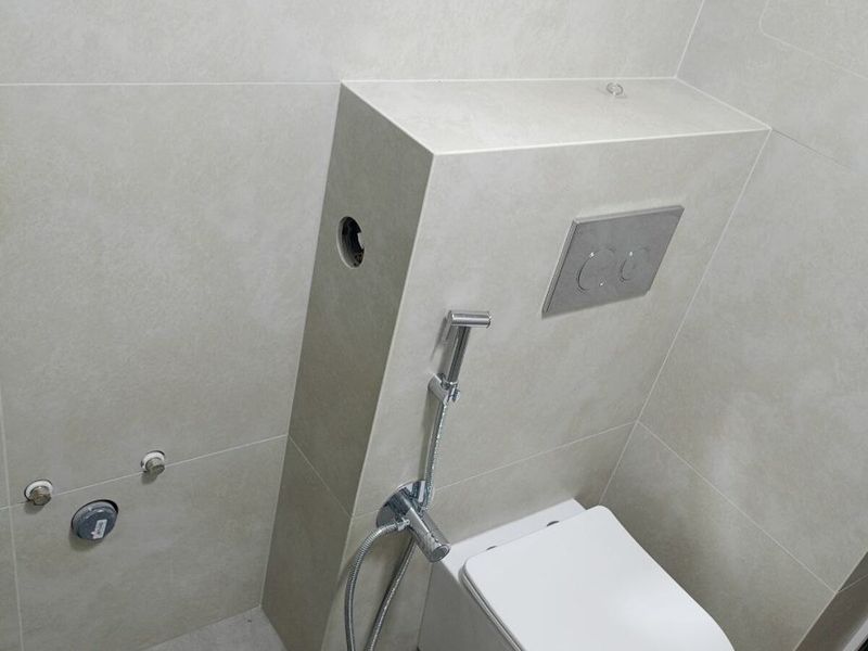 Závěsné WC s boční vzdáleností od stěny